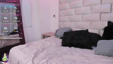  Loreana  online show from December 27, 2024, 3:59 pm