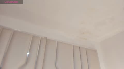  Loreana  online show from October 6, 2025, 11:40 am