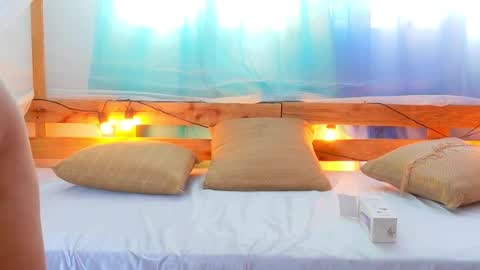 loreanis online show from February 10, 2026, 8:35 pm