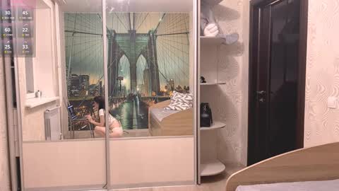 Snapshot of loreeluben chatting on November 3, 2025, 1:23 pm Olivia online show from November 3, 2025, 1:23 pm