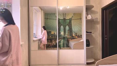 Snapshot of loreeluben chatting on November 4, 2025, 5:28 am Olivia online show from November 4, 2025, 5:28 am