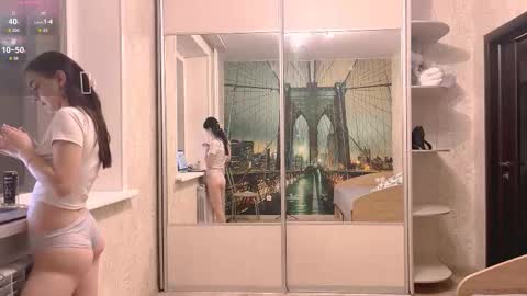 Snapshot of loreeluben chatting on November 11, 2025, 12:27 pm Olivia online show from November 11, 2025, 12:27 pm