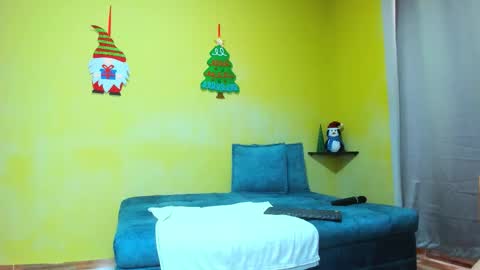 Loren Grey online show from December 4, 2025, 8:28 pm