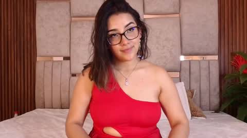  Lorein  online show from October 10, 2025, 9:14 pm