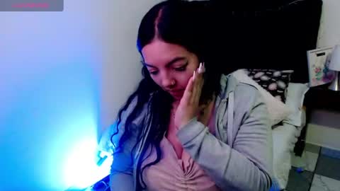 Loren online show from June 19, 2026, 9:51 pm