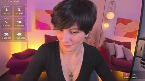 Loren online show from October 4, 2025, 2:04 pm