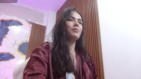 Loren online show from March 6, 2026, 2:52 am