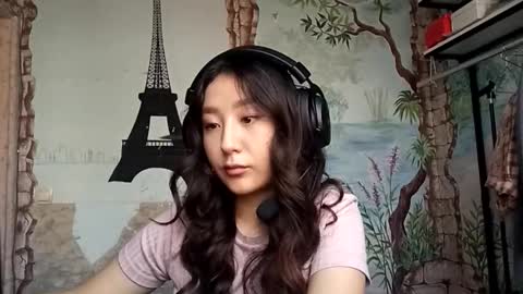 Snapshot of lorenelanosa chatting on December 1, 2025, 9:25 am Sofia online show from December 1, 2025, 9:25 am