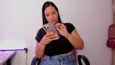 Queen Loreth online show from June 25, 2026, 5:39 pm