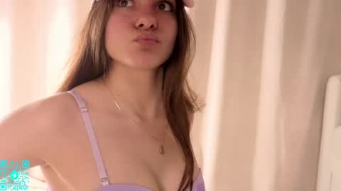 Chloe for Fan BlackHole online show from April 19, 2026, 6:10 pm