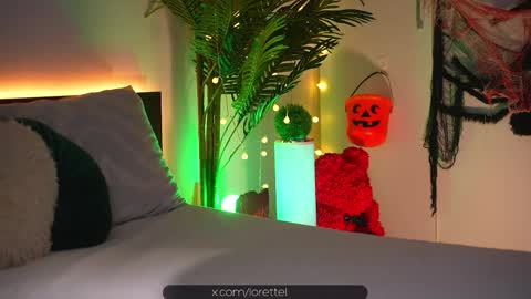 LoretteLorena online show from October 25, 2025, 5:15 am