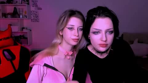 Lori online show from November 4, 2025, 9:03 pm