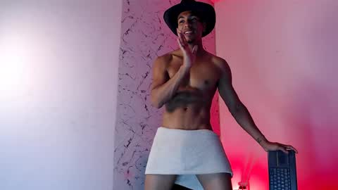 Snapshot of lorian_vikel chatting on May 26, 2026, 12:28 am Lorian Vikel online show from May 26, 2026, 12:28 am