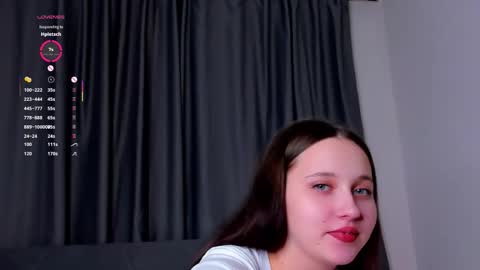 Mia online show from October 29, 2025, 1:46 pm