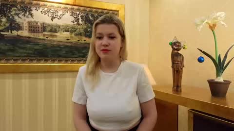 Hello guys Im Maya and this my first month here online show from January 17, 2026, 4:17 am