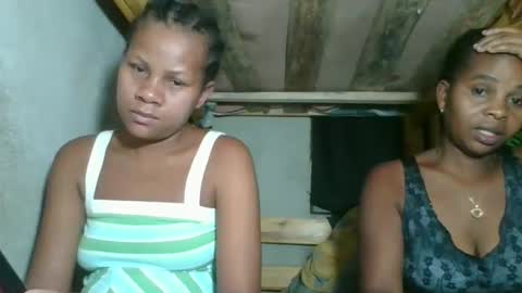 lorienne98 online show from May 26, 2026, 2:13 pm