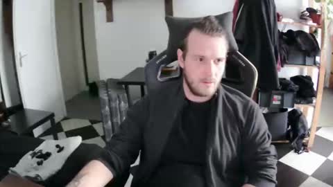 Lorigon online show from November 18, 2025, 1:48 pm