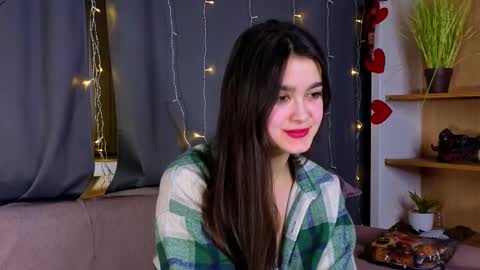 Nicole online show from March 25, 2026, 8:26 pm