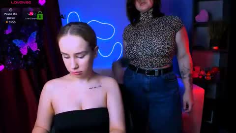 Lora for u online show from October 24, 2025, 4:58 pm