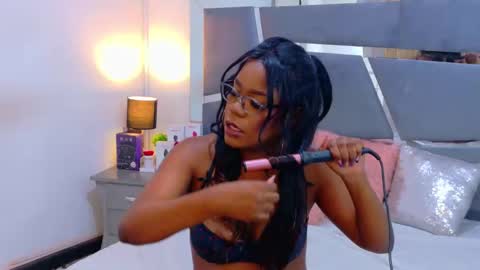 lorraine_johnson online show from May 25, 2026, 5:41 pm