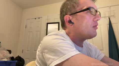 Snapshot of lostandlonelysoul chatting on October 6, 2025, 3:59 am Hazemir online show from October 6, 2025, 3:59 am