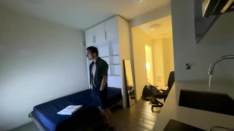 lostpuppyboy online show from October 16, 2025, 3:18 am