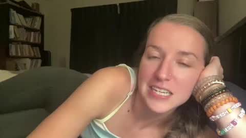 lothlori online show from November 18, 2025, 2:50 am