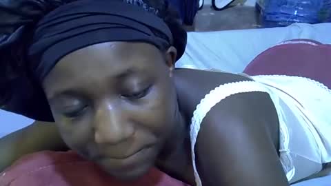 lotty_lavilla online show from December 2, 2025, 1:00 am