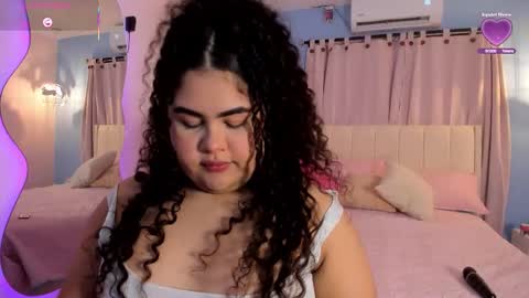 Snapshot of lou_22_ chatting on February 8, 2026, 1:58 pm Lou online show from February 8, 2026, 1:58 pm