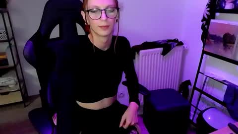 Snapshot of lou_sprw chatting on October 15, 2025, 1:44 pm Lou online show from October 15, 2025, 1:44 pm