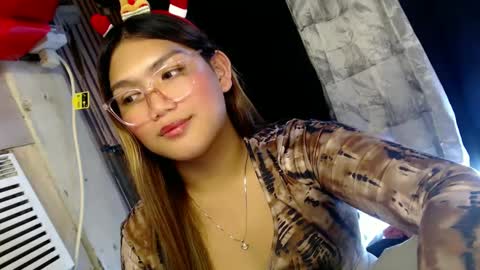 Snapshot of louheart chatting on December 27, 2024, 7:35 pm Sweet online show from December 27, 2024, 7:35 pm