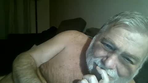 Snapshot of louis_chokdee chatting on January 8, 2025, 5:05 pm louis_chokdee online show from January 8, 2025, 5:05 pm
