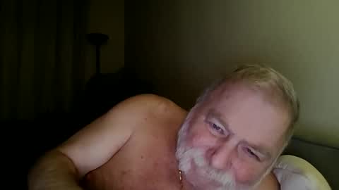 louis_chokdee online show from December 1, 2025, 6:02 pm