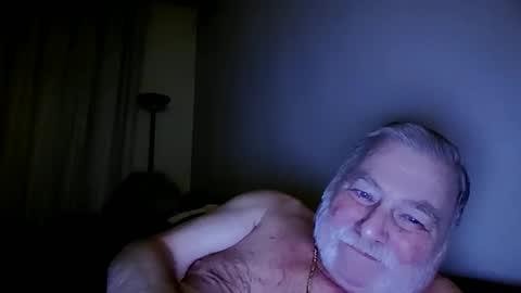 louis_chokdee online show from December 19, 2025, 4:58 pm