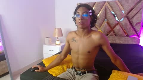 Snapshot of louis_hardstar chatting on December 11, 2024, 10:38 pm Louis Valdz online show from December 11, 2024, 10:38 pm