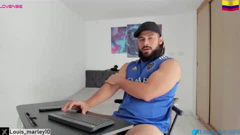 Snapshot of louis_marley_ chatting on October 31, 2025, 3:35 pm louis_marley_ online show from October 31, 2025, 3:35 pm