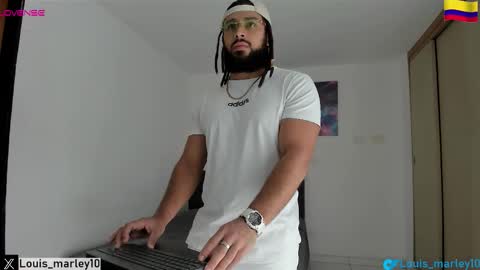 louis_marley_ online show from December 2, 2025, 2:12 pm