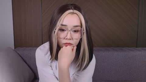 Kim online show from May 26, 2026, 7:54 pm