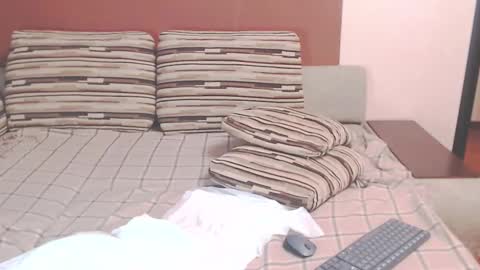 Snapshot of louise_lovee chatting on February 26, 2025, 3:41 pm Louise Love online show from February 26, 2025, 3:41 pm