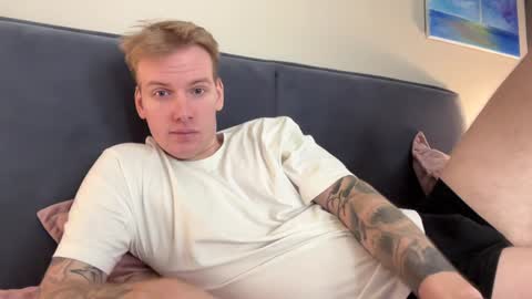 Louis  online show from December 23, 2024, 4:06 pm