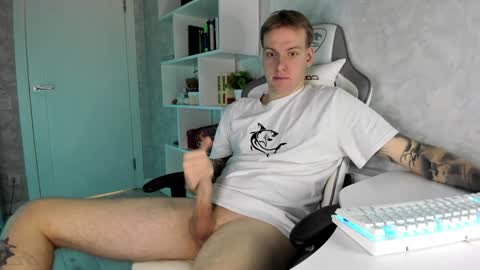 Louis  online show from January 2, 2025, 3:05 am