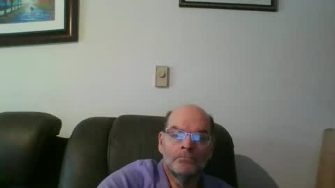 Snapshot of louism13 chatting on December 29, 2024, 5:22 pm louism13 online show from December 29, 2024, 5:22 pm