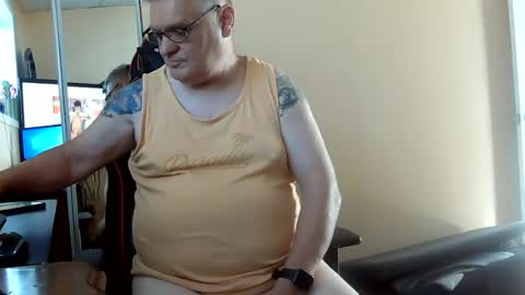Snapshot of loumtl3 chatting on July 3, 2026, 12:22 pm loumtl3 online show from July 3, 2026, 12:22 pm