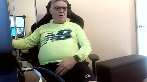 Snapshot of loumtl3 chatting on July 20, 2026, 12:18 pm loumtl3 online show from July 20, 2026, 12:18 pm