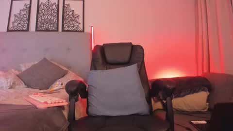 Snapshot of lourreinstounn chatting on November 5, 2025, 2:22 am Lourrein Stoun Independiente online show from November 5, 2025, 2:22 am