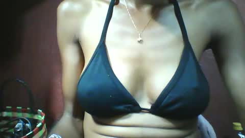 lovaelisa online show from February 4, 2026, 2:39 am