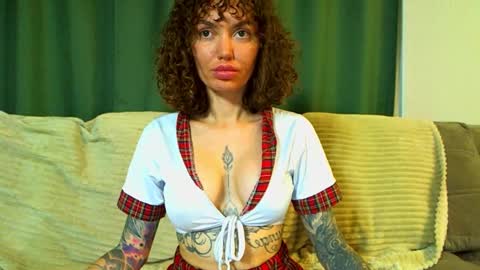 Snapshot of love_attation chatting on November 26, 2025, 2:34 am Cute face online show from November 26, 2025, 2:34 am