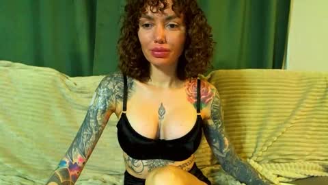 Snapshot of love_attation chatting on December 1, 2025, 3:00 am Cute face online show from December 1, 2025, 3:00 am