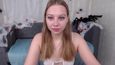 love bella  online show from October 27, 2025, 12:36 am