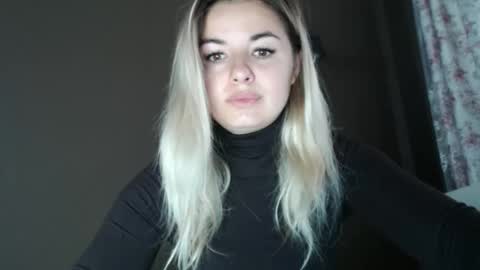 Megane online show from November 5, 2025, 7:52 am